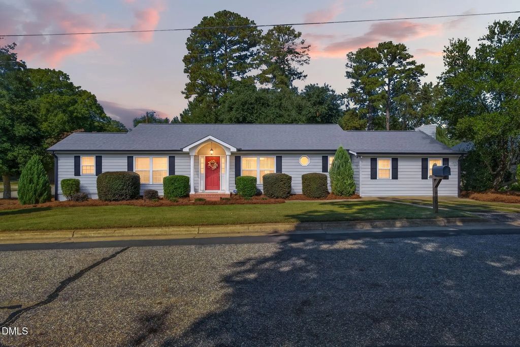 410 S General Lee Avenue, Dunn