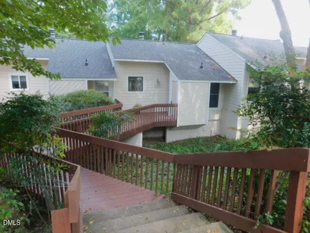 105 Concannon Court, Cary