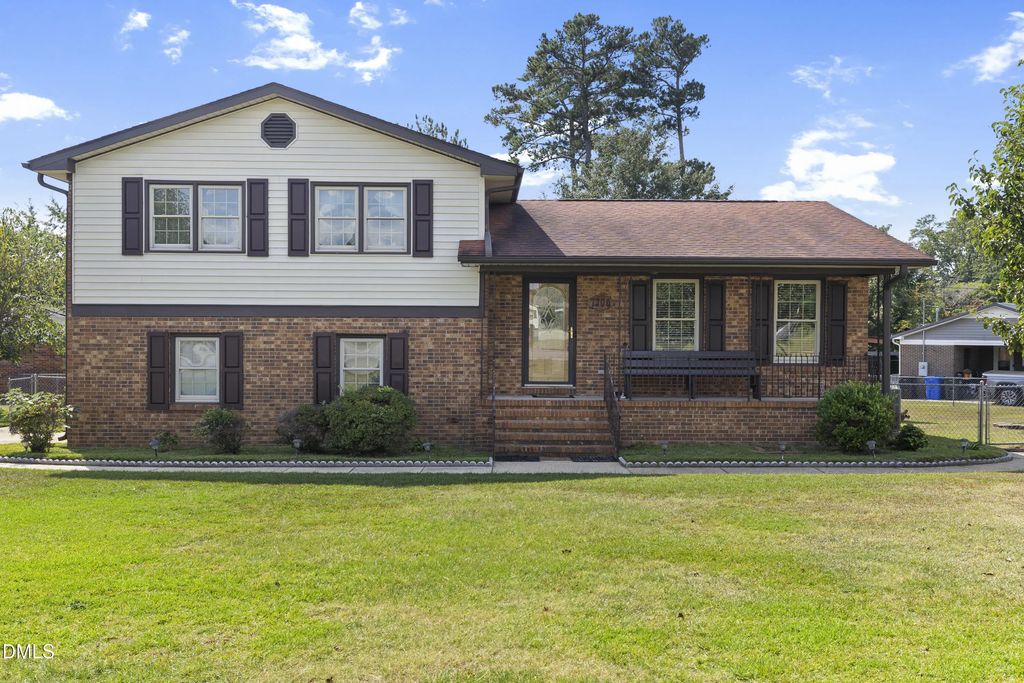 7300 Avalon Drive, Fayetteville
