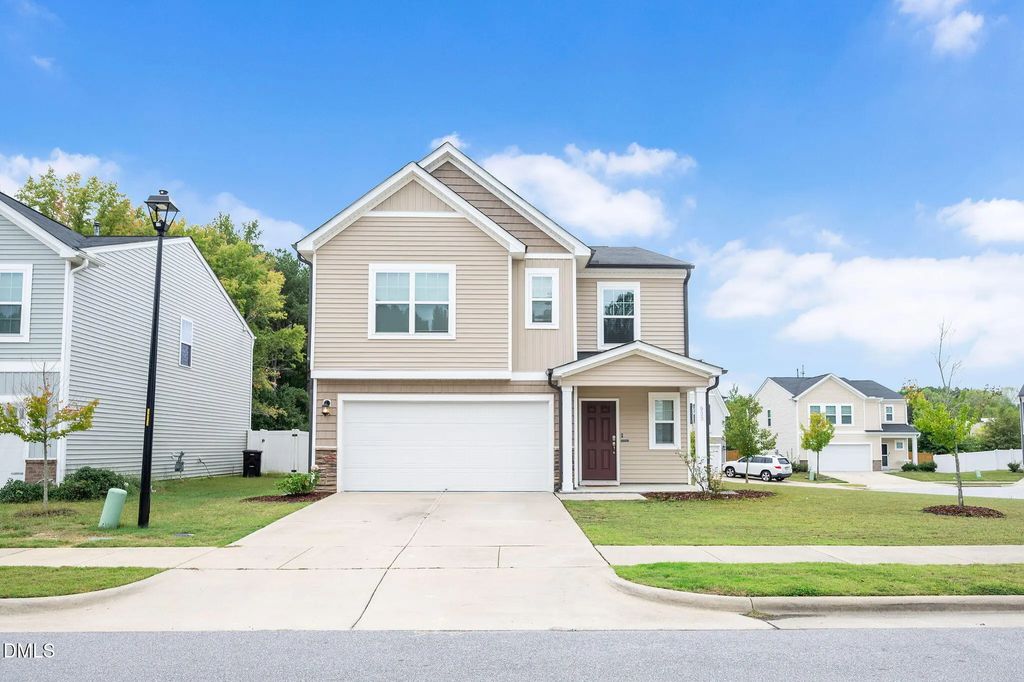 933 Bellewood Gardens Drive, Angier