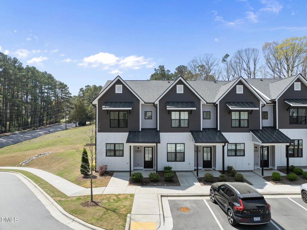 5611 Johnson Woods, Raleigh