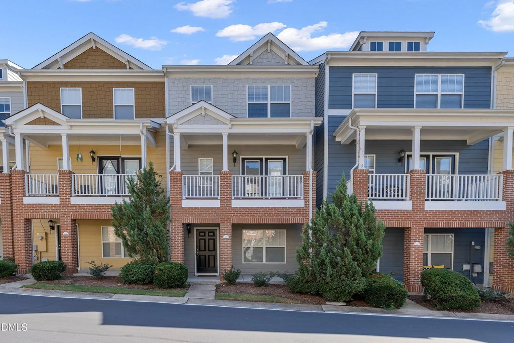 329 Kinellan Lane, Cary