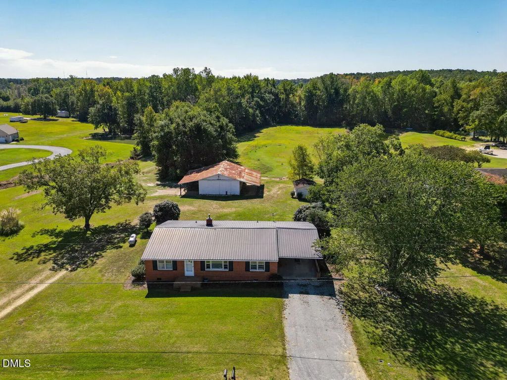 246 Railroad Road, Benson