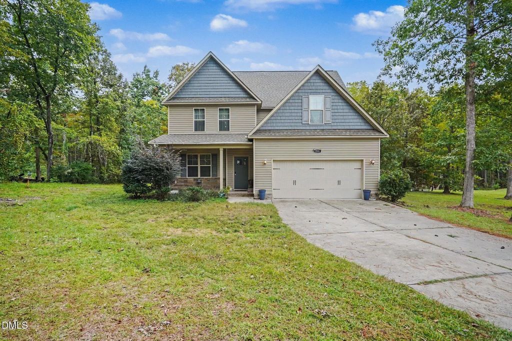 219 Diamond Point Trail, Fayetteville