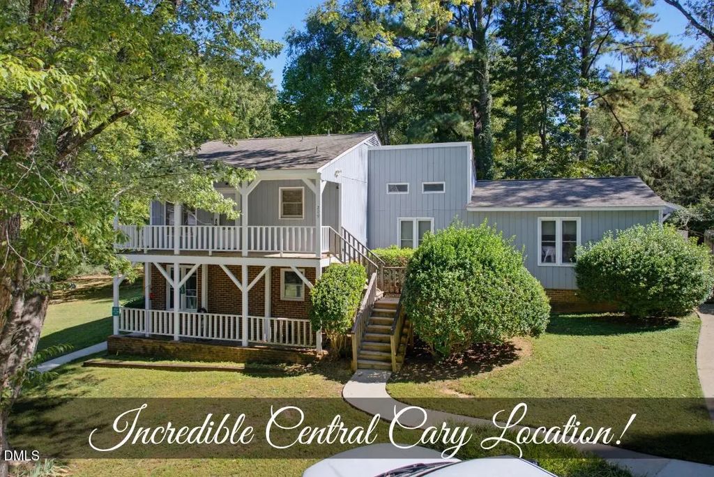 209 Carmichael Court, Cary