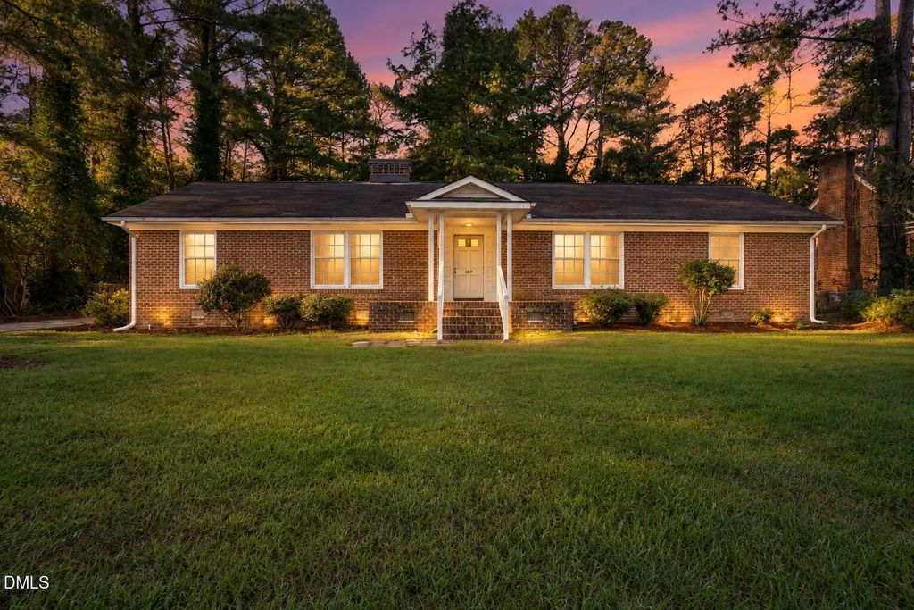 1707 Roxbury Drive N, Wilson