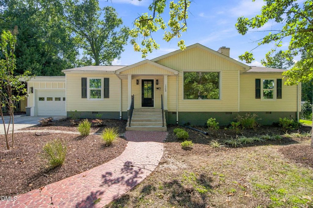 1908 Woodland Avenue, Burlington