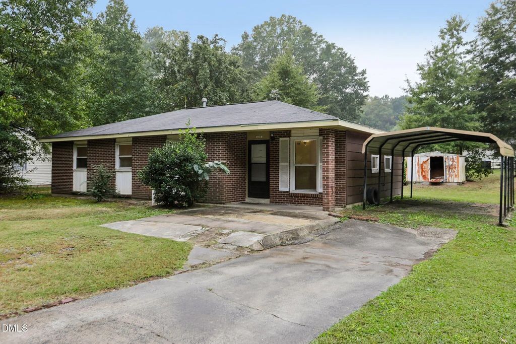 404 Lynn Road, Durham