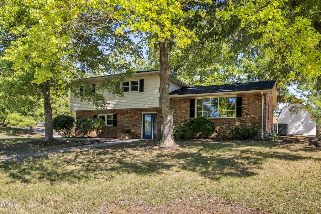 1602 Broadway Drive, Graham