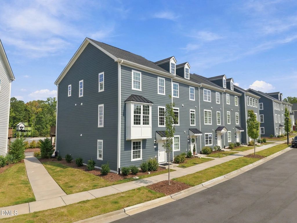 516 Whitehall Circle, Durham