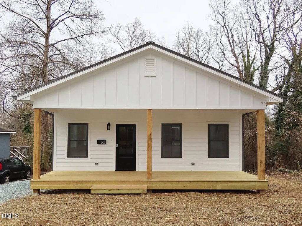 303 Knolls Street, Chapel Hill
