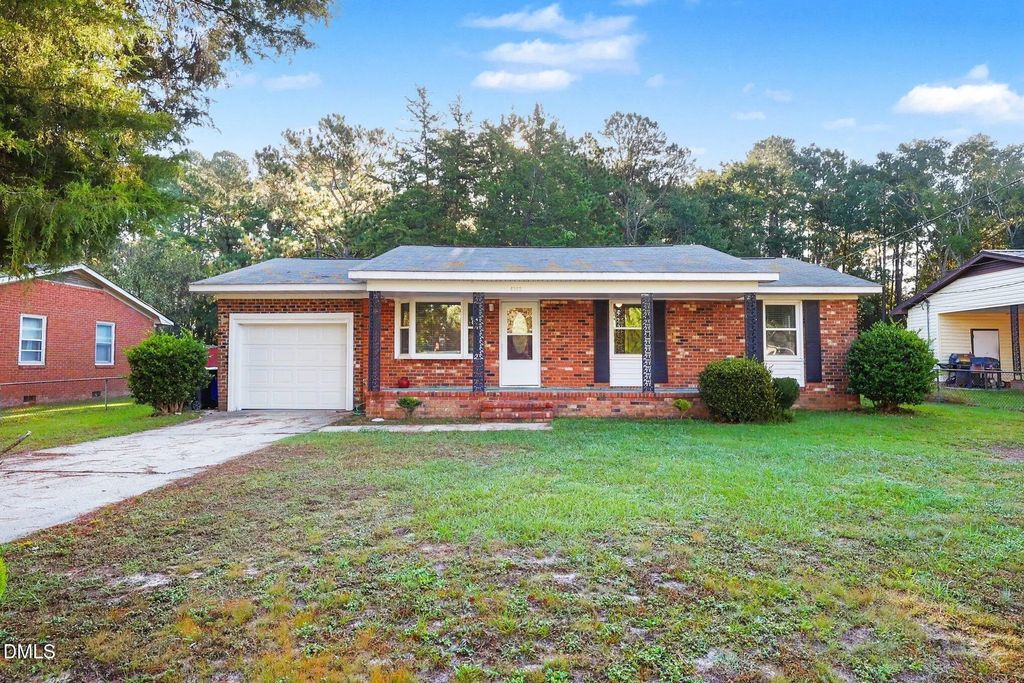 1012 Lisa Circle, Spring Lake
