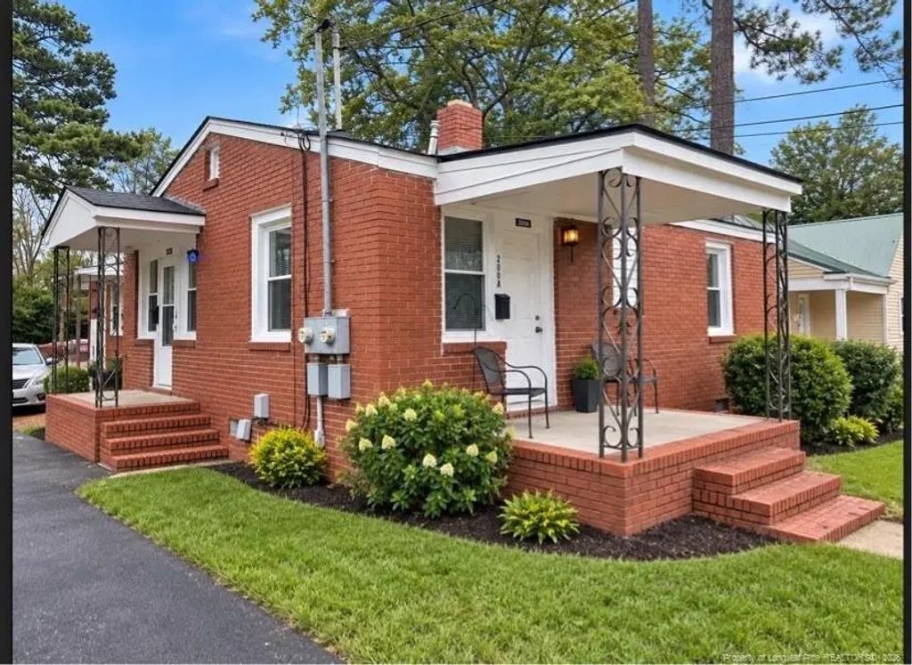 200 N Virginia Avenue A, Fayetteville
