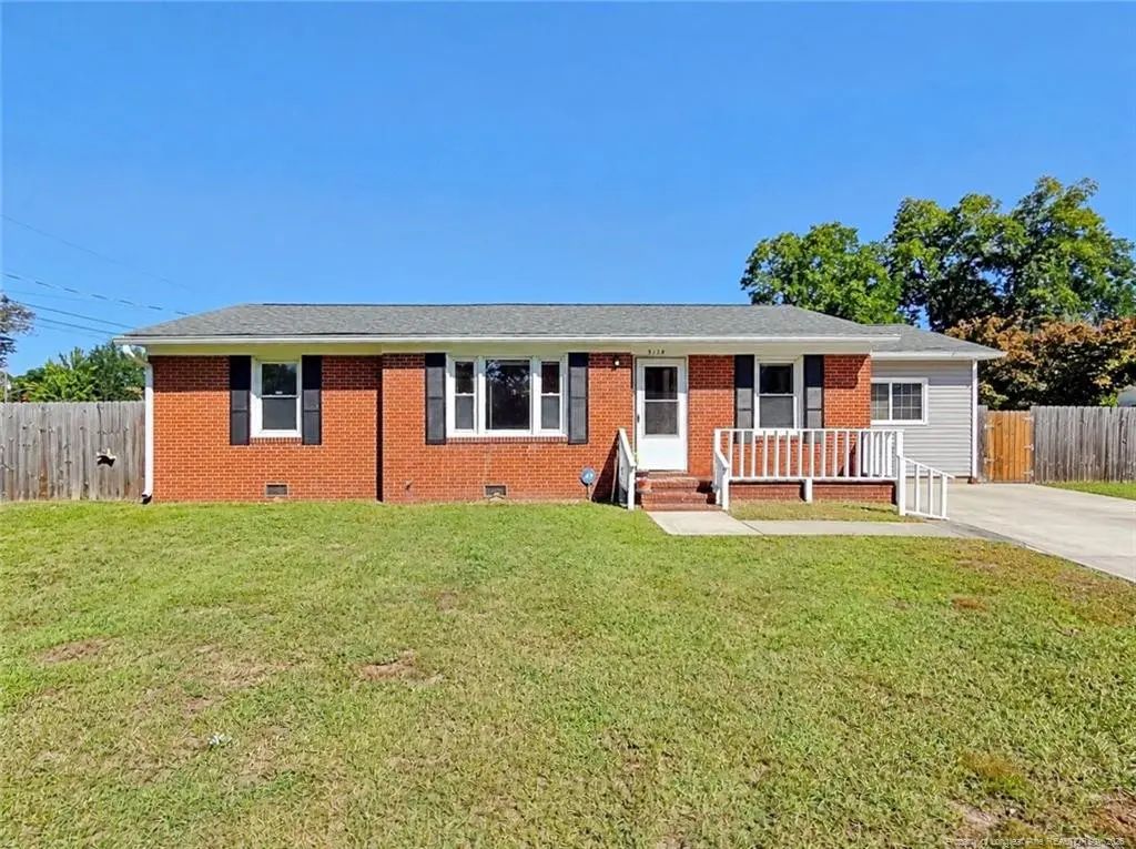 5128 Redwood Drive, Fayetteville