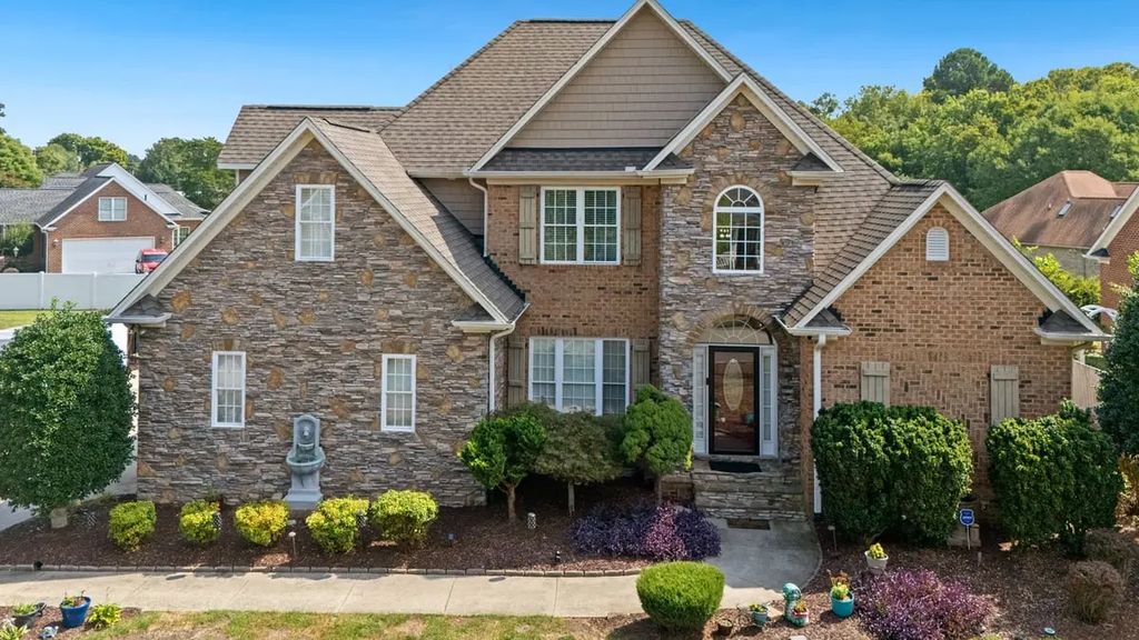 3221 Brookstone Drive, Burlington
