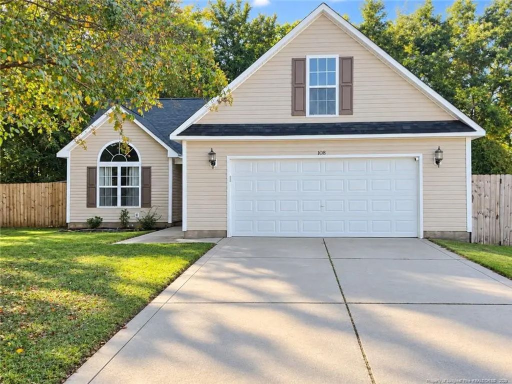 108 Kestrel Court, Raeford