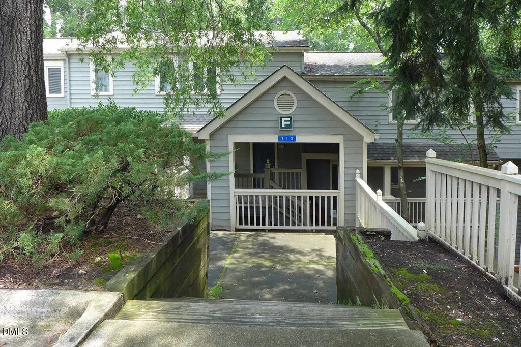 710 Martin Luther King Junior Boulevard F13, Chapel Hill