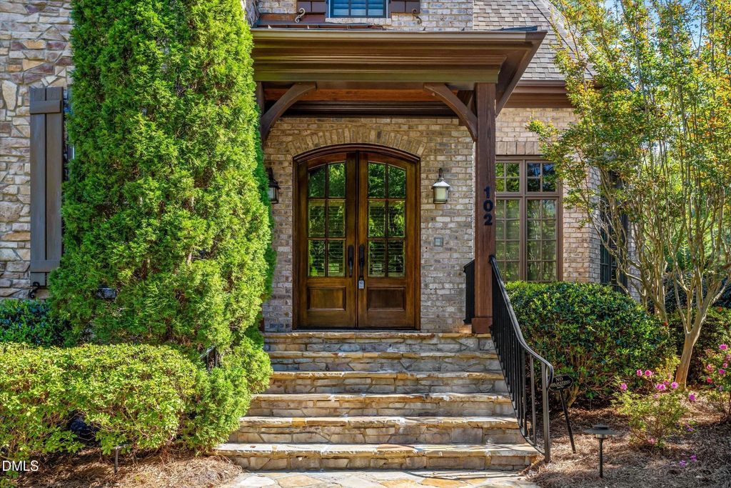 102 Michelangelo Way, Cary