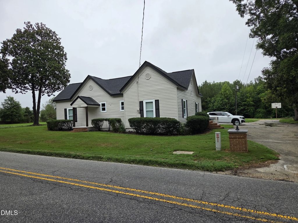6720 Dwight Rowland Road, Willow Springs