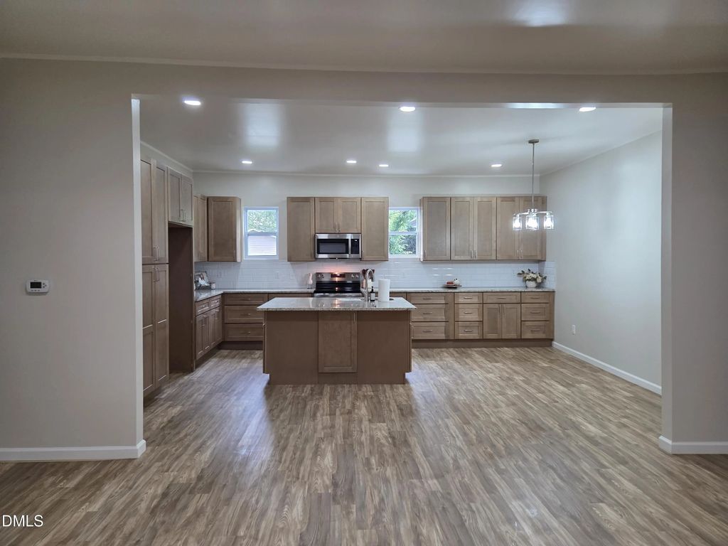 6720 Dwight Rowland Road, Willow Springs