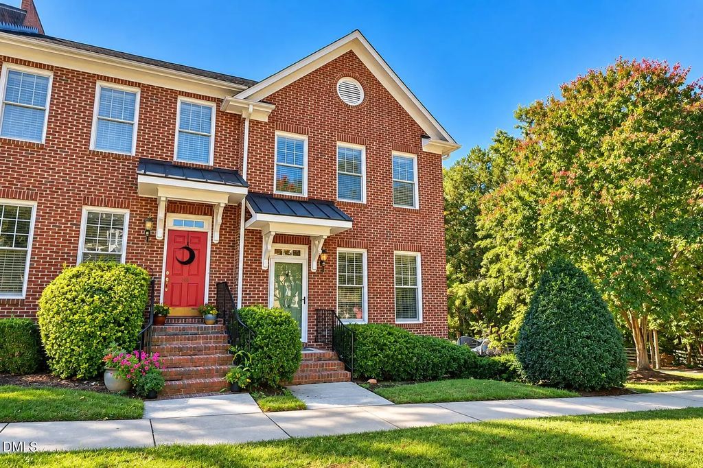 900 Edgewater Circle, Chapel Hill