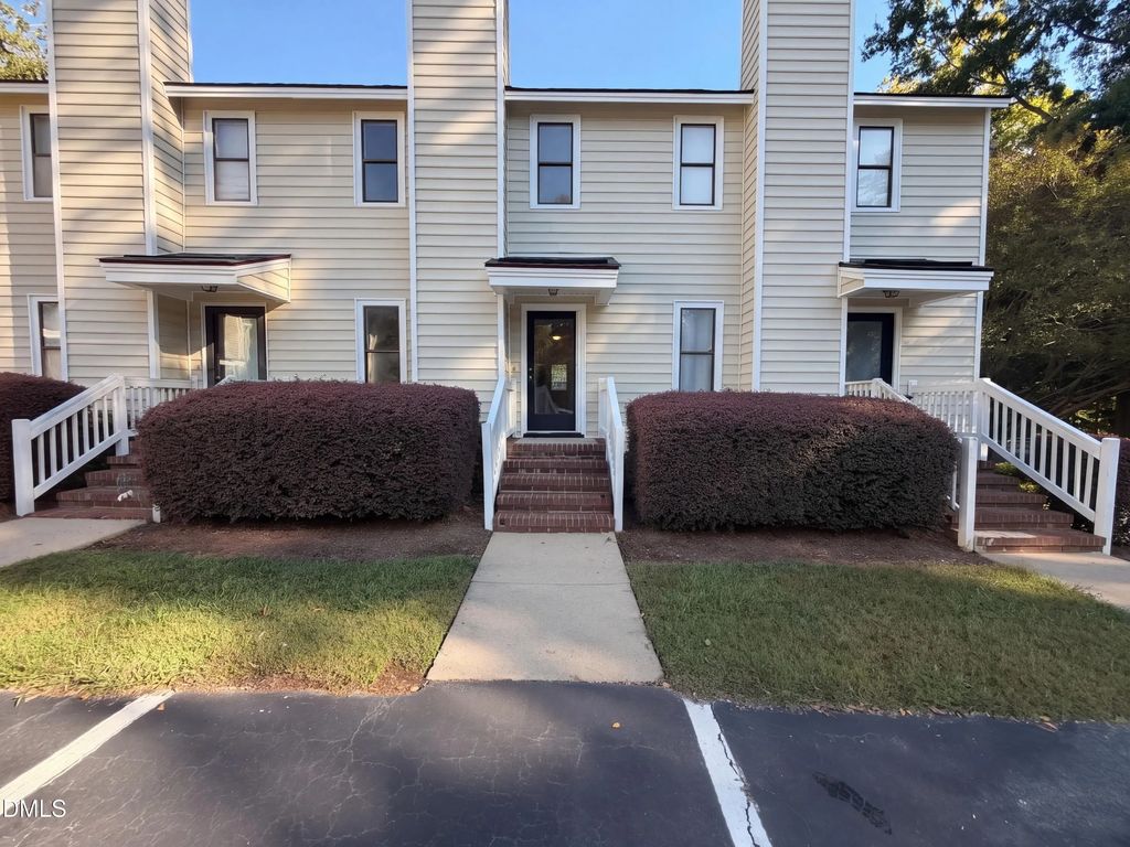 6125 Loch Laural Lane, Raleigh