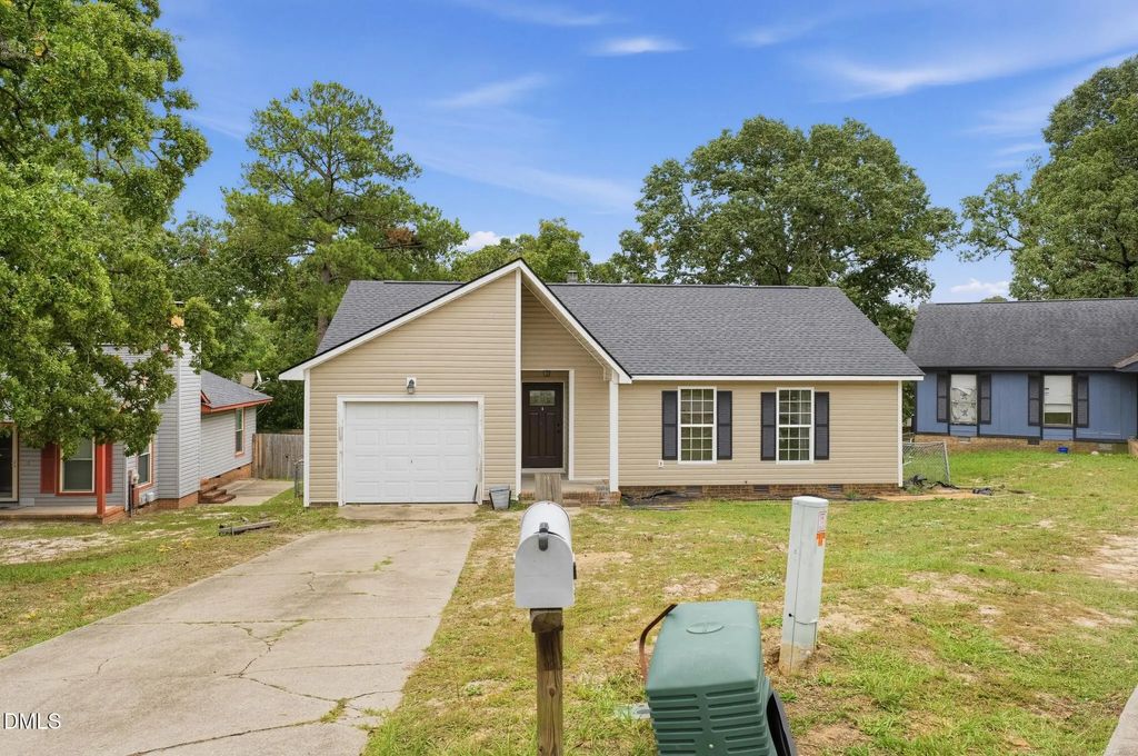 1351 Kienast Drive, Fayetteville