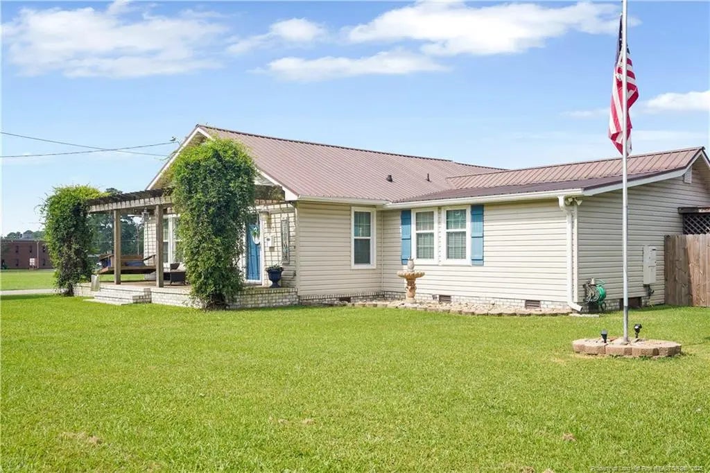 513 Summit Avenue, Lumberton