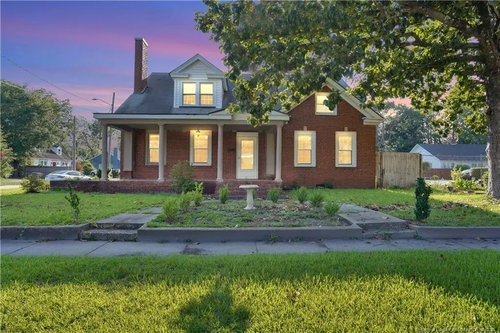 1301 N Pine Street, Lumberton