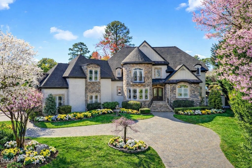 6701 Foxfire Place, Raleigh