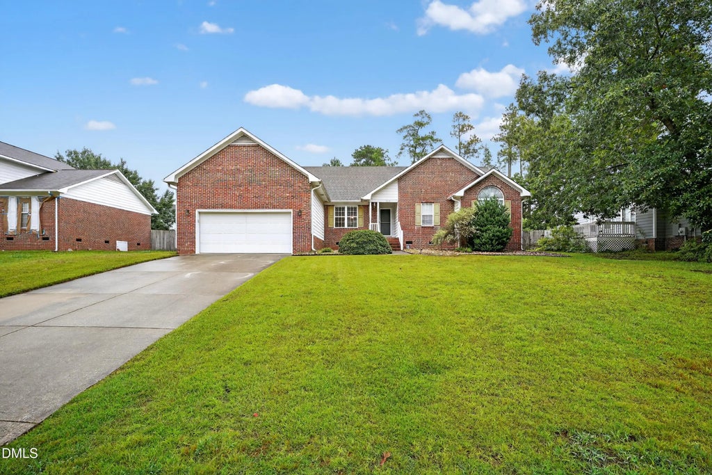 8736 Grouse Run Lane, Fayetteville