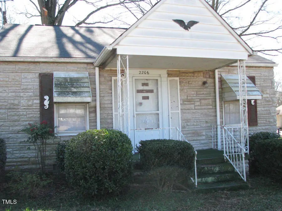 2206 E Club Boulevard, Durham