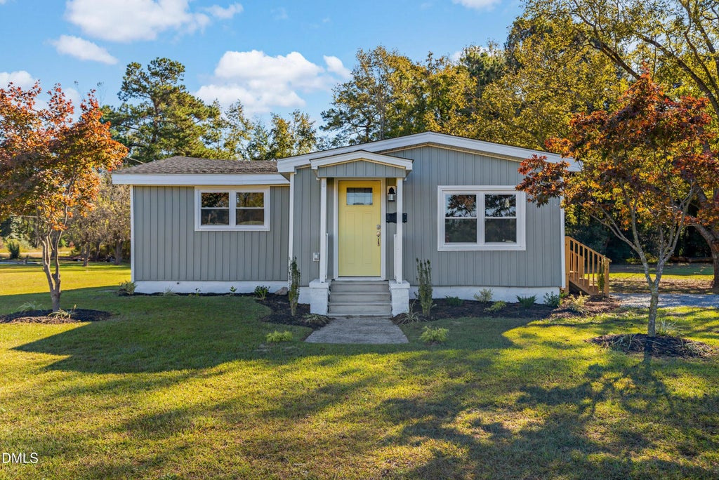 1340 George Perry Lee Road, Dunn