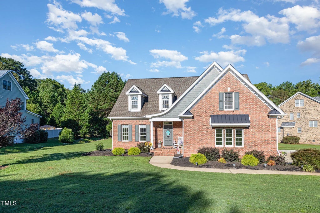 335 Kintyre Drive, Clayton