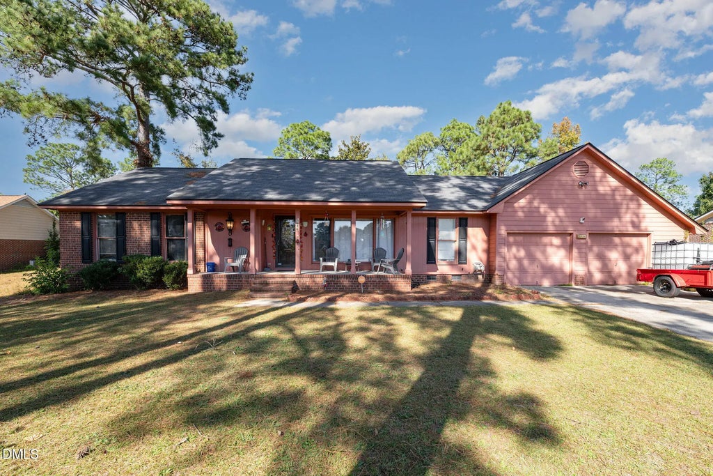 5686 Bear Creek Circle, Fayetteville