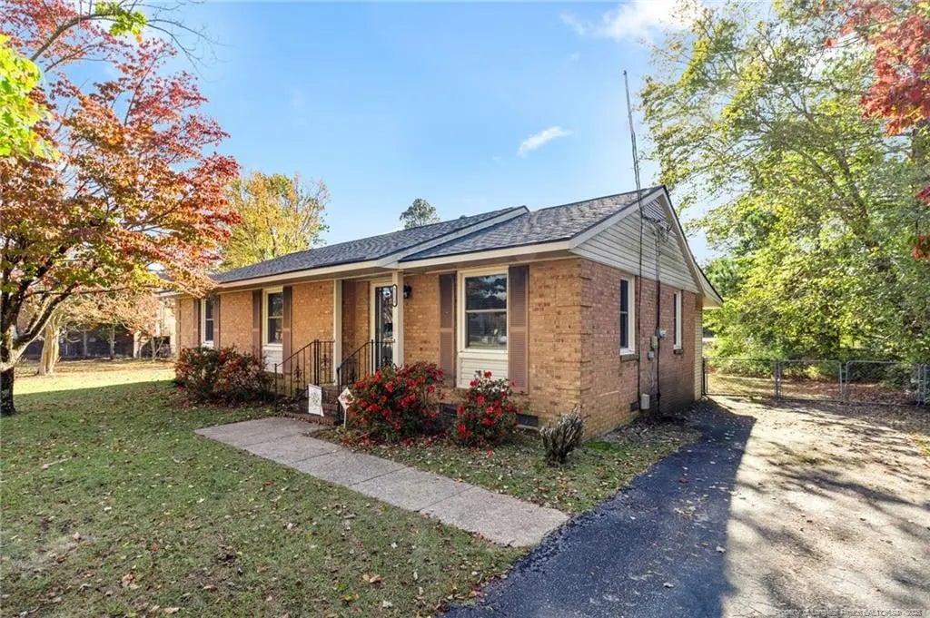 5123 Chesapeake Road, Fayetteville