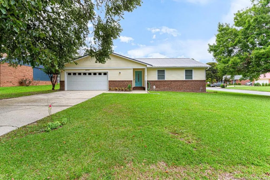 6890 Brasswood Drive, Fayetteville