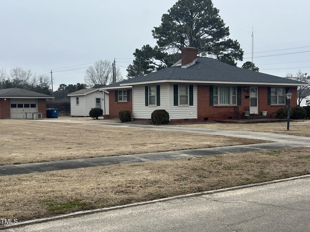 405 N Wilson Avenue, Dunn