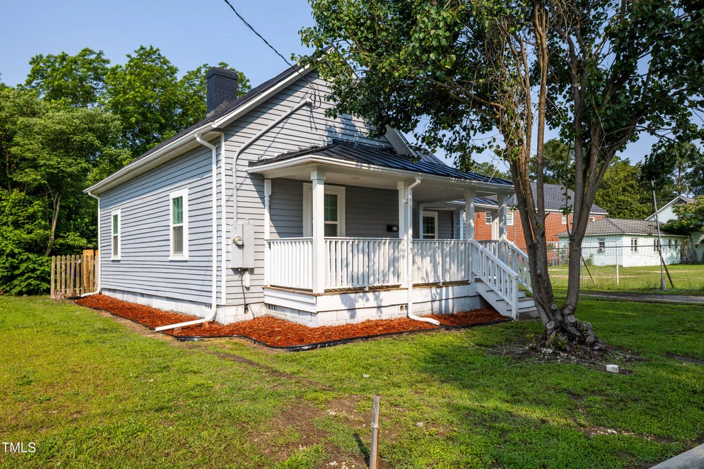 315 Giddens Street, Clinton
