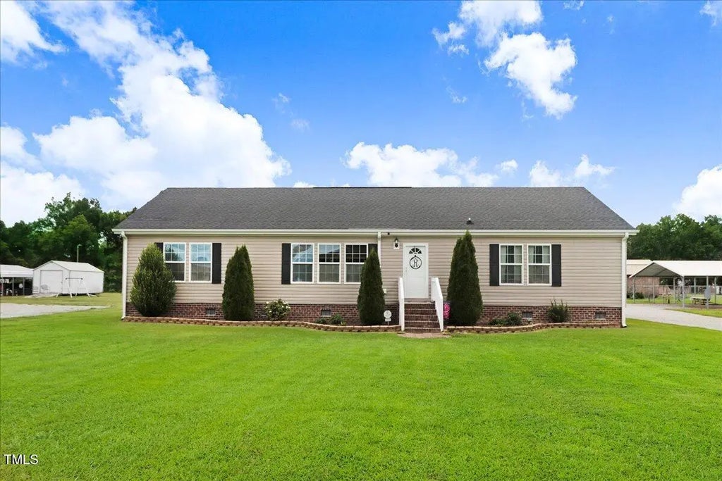 3810 Coldwater Creek Drive, Grifton