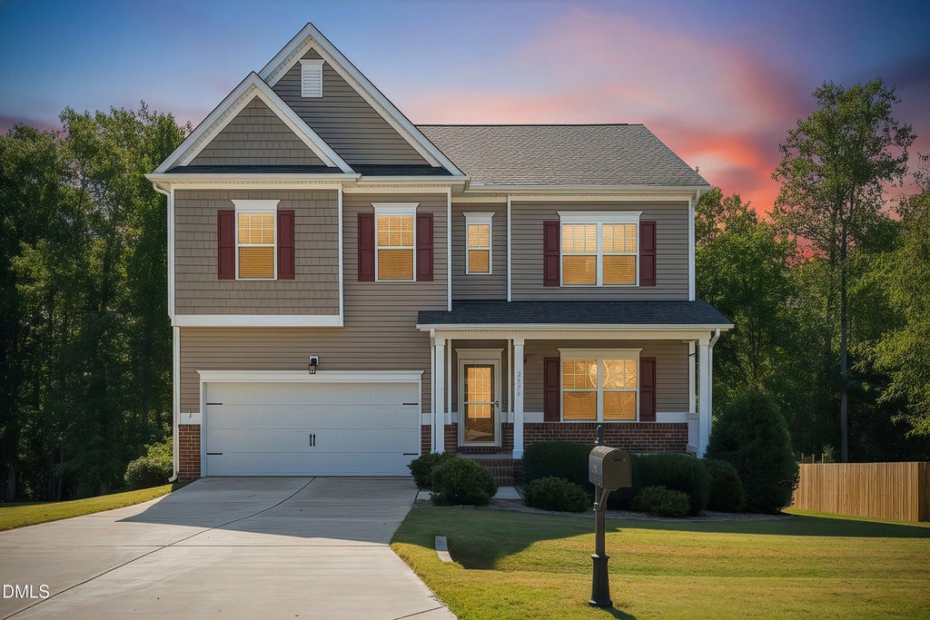 2579 Valley Drive, Clayton