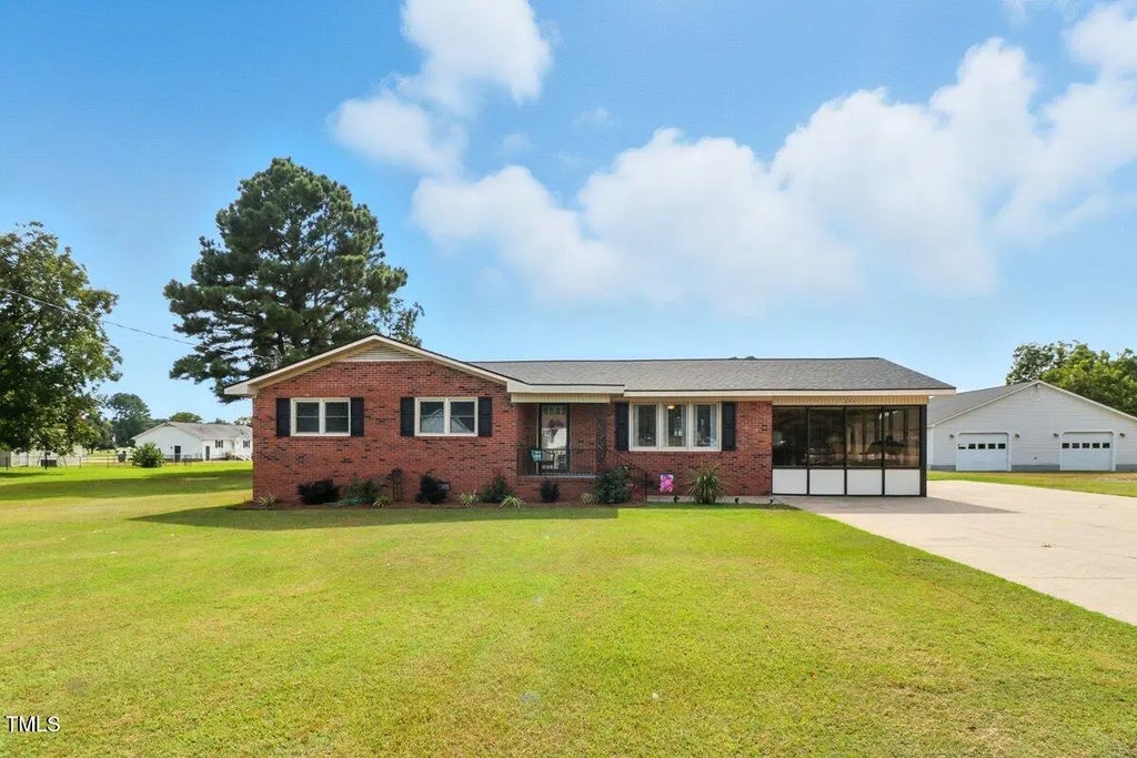 1255 Nc 581, Pikeville