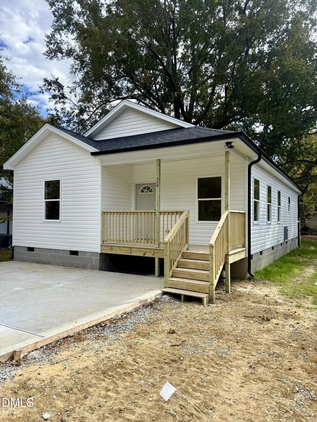 309 E Mcaden Street, Graham