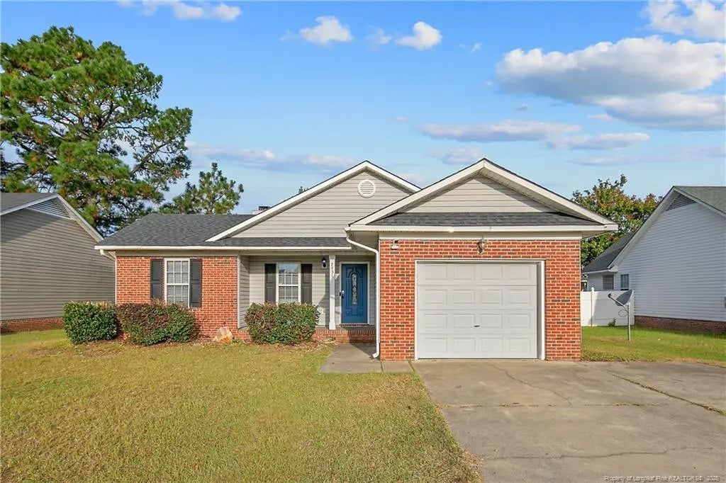 3434 Winesap Road, Hope Mills