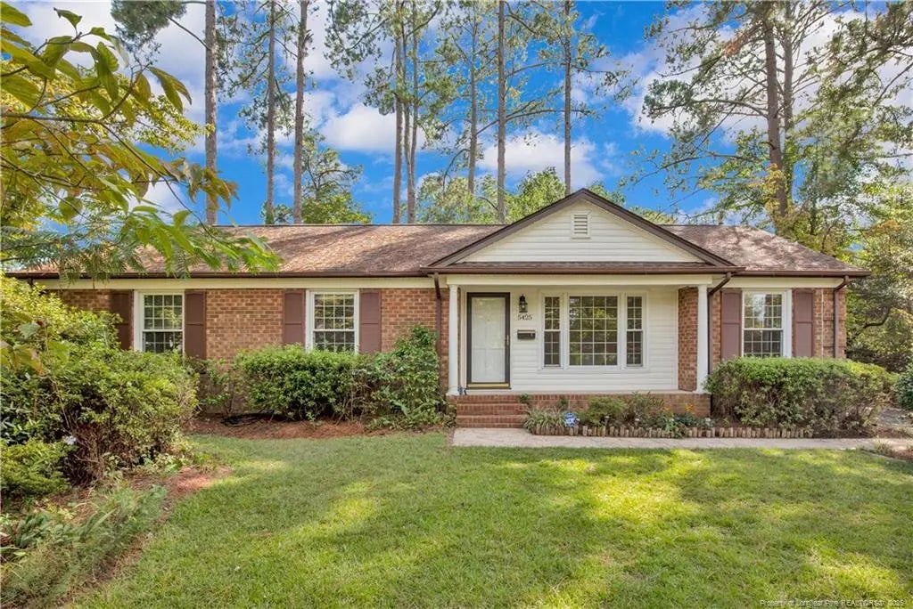 5425 Sandstone Drive, Fayetteville