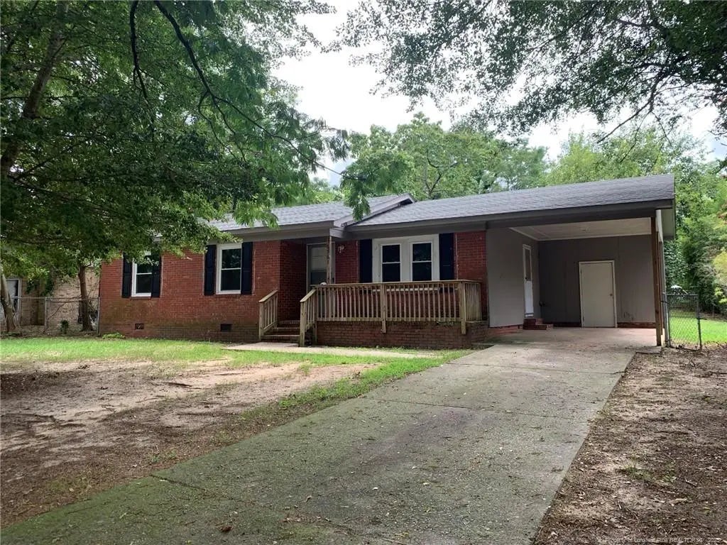 6561 Stillwater Drive, Fayetteville