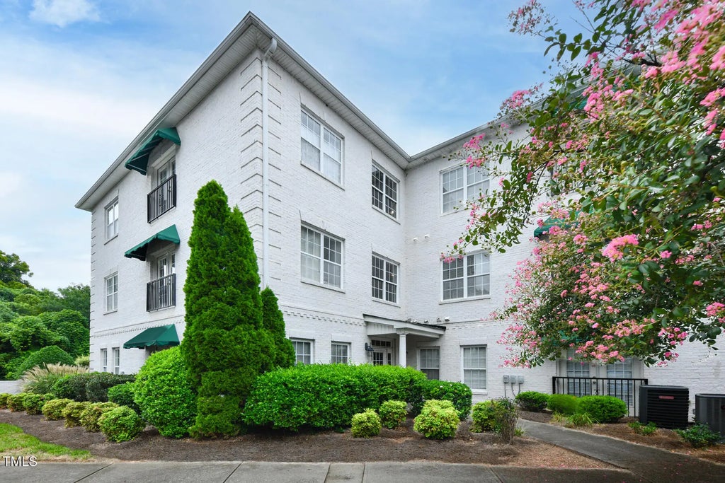 110 Sunset Circle 102, Greensboro