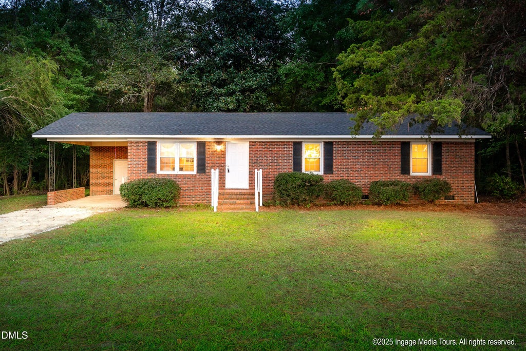305 British Road, Kinston