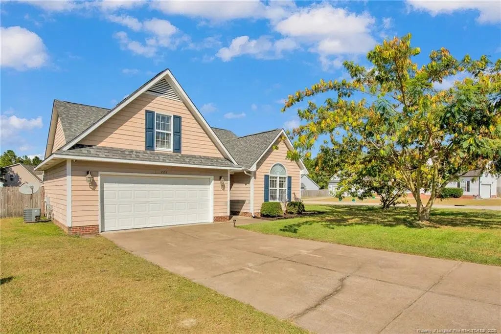 223 Falling Leaf Drive, Raeford