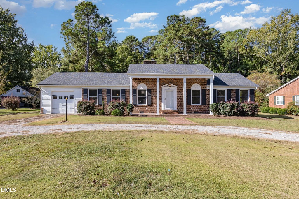 611 E 2nd Street, Kenly